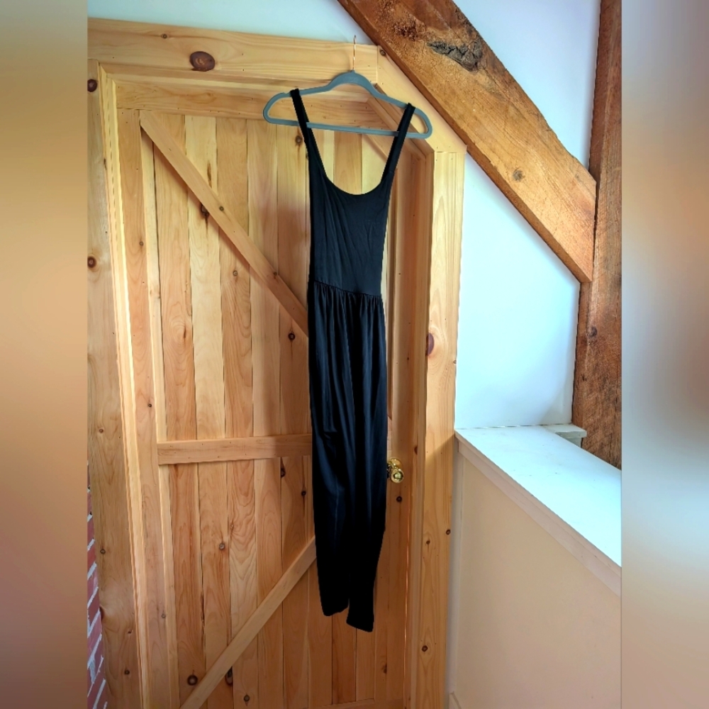 Imbodhi Romper In Black